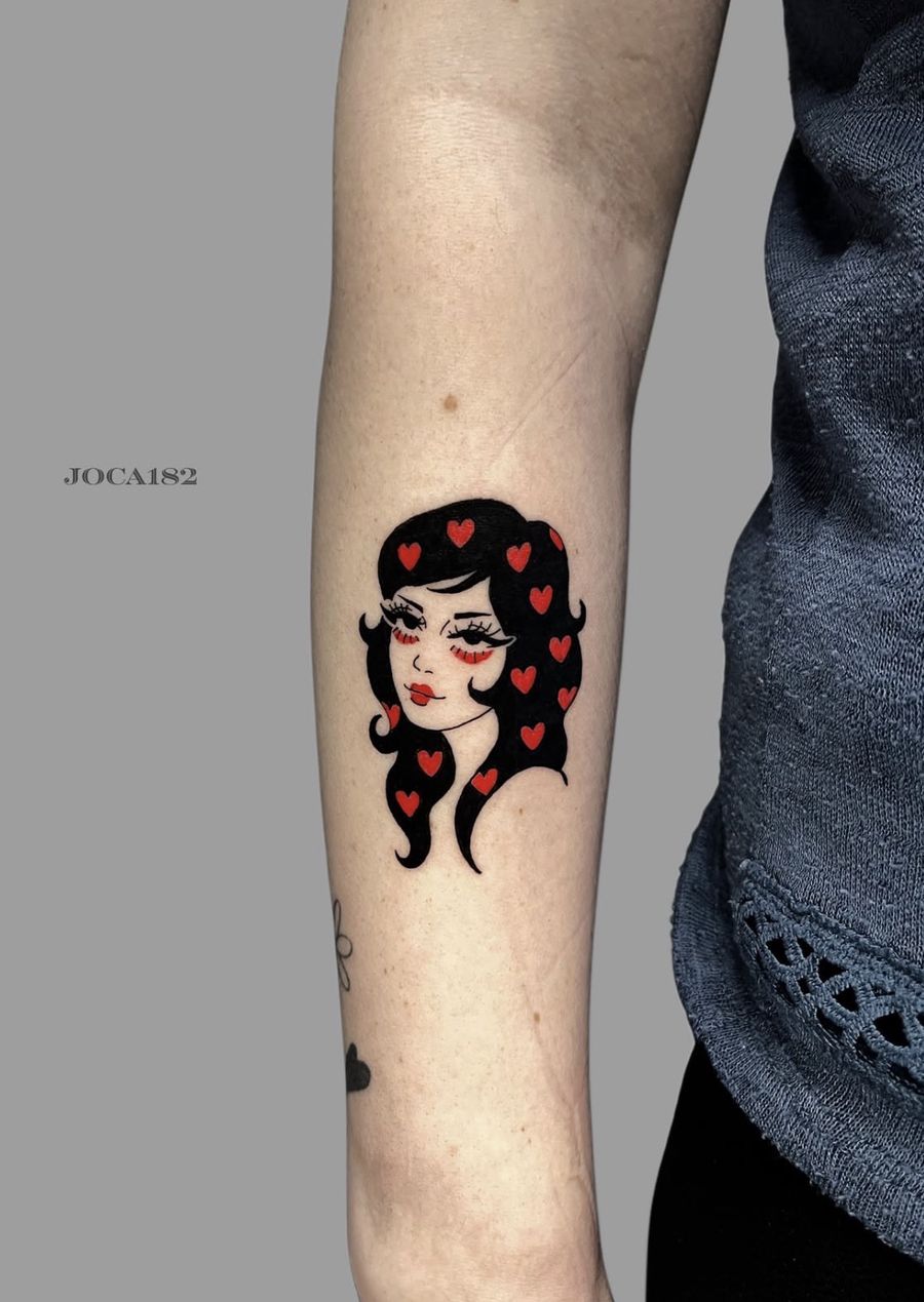 Illustratives Tattoo in Farbe am Unterarm